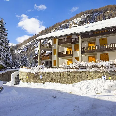 The Twins - * Champoluc